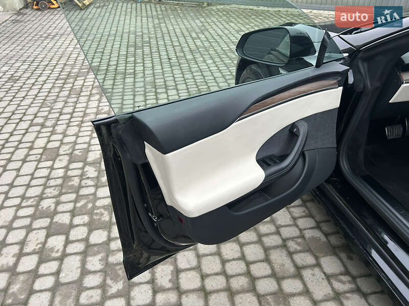 Лифтбек Tesla Model S 2021 в Львове