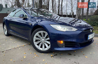 Лифтбек Tesla Model S 2017 в Киеве