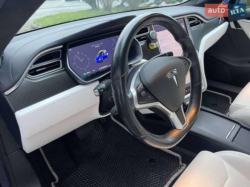 Ліфтбек Tesla Model S 2017 в Києві