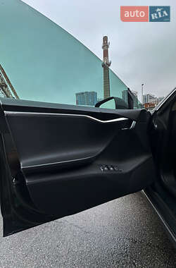 Лифтбек Tesla Model S 2014 в Киеве