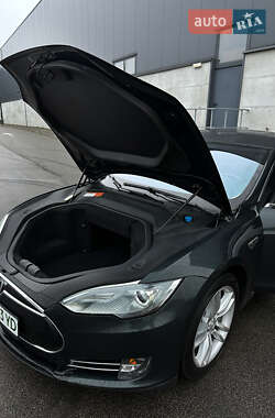 Лифтбек Tesla Model S 2014 в Киеве
