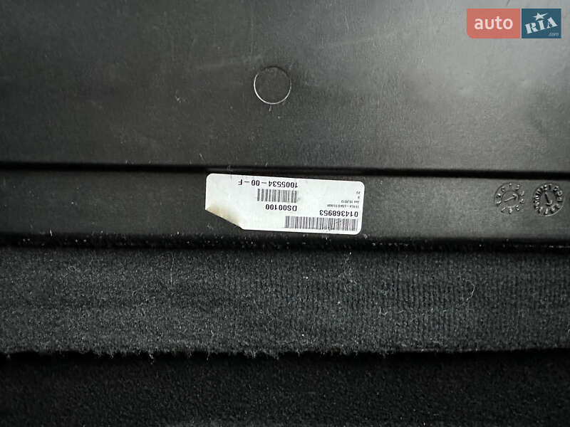 Лифтбек Tesla Model S 2014 в Киеве