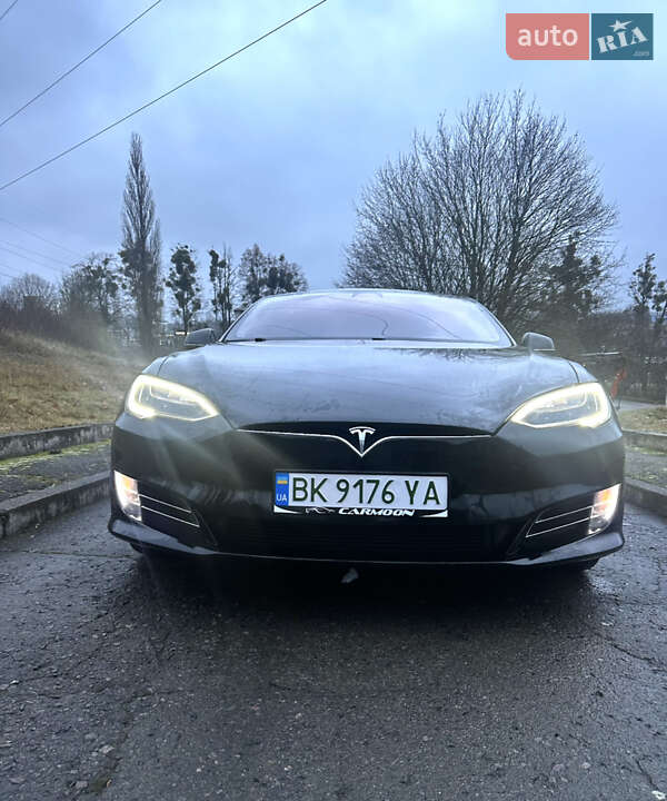 Лифтбек Tesla Model S 2018 в Ровно фото 2 Лифтбек Tesla Model S 2018 в Ровно