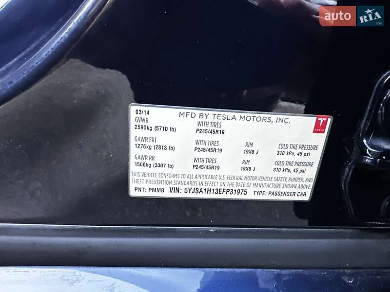 Лифтбек Tesla Model S 2014 в Киеве