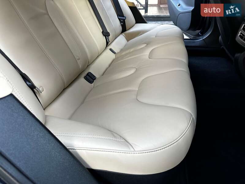 Лифтбек Tesla Model S 2014 в Киеве