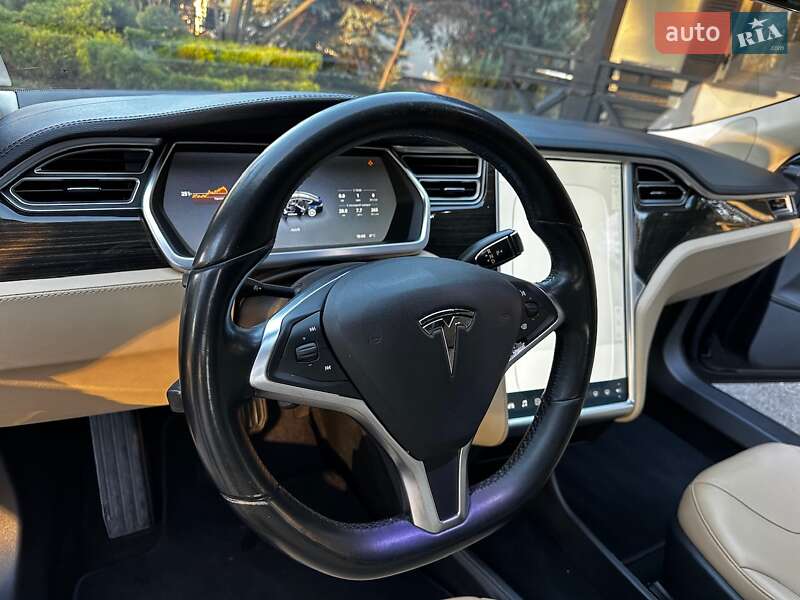Лифтбек Tesla Model S 2014 в Киеве