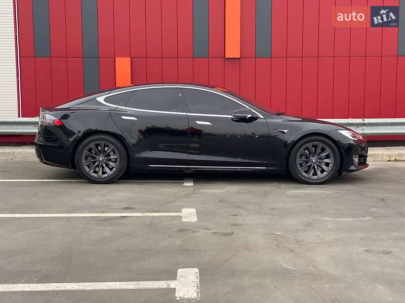 Лифтбек Tesla Model S 2018 в Киеве фото 9 Лифтбек Tesla Model S 2018 в Киеве
