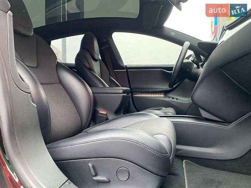 Лифтбек Tesla Model S 2018 в Киеве фото 23 Лифтбек Tesla Model S 2018 в Киеве