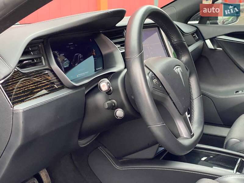 Лифтбек Tesla Model S 2018 в Киеве фото 16 Лифтбек Tesla Model S 2018 в Киеве