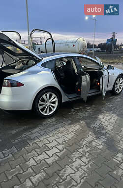 Лифтбек Tesla Model S 2013 в Киеве