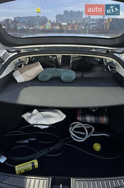 Лифтбек Tesla Model S 2013 в Киеве