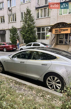 Лифтбек Tesla Model S 2013 в Киеве