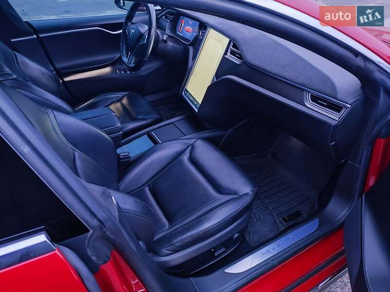 Лифтбек Tesla Model S 2015 в Харькове