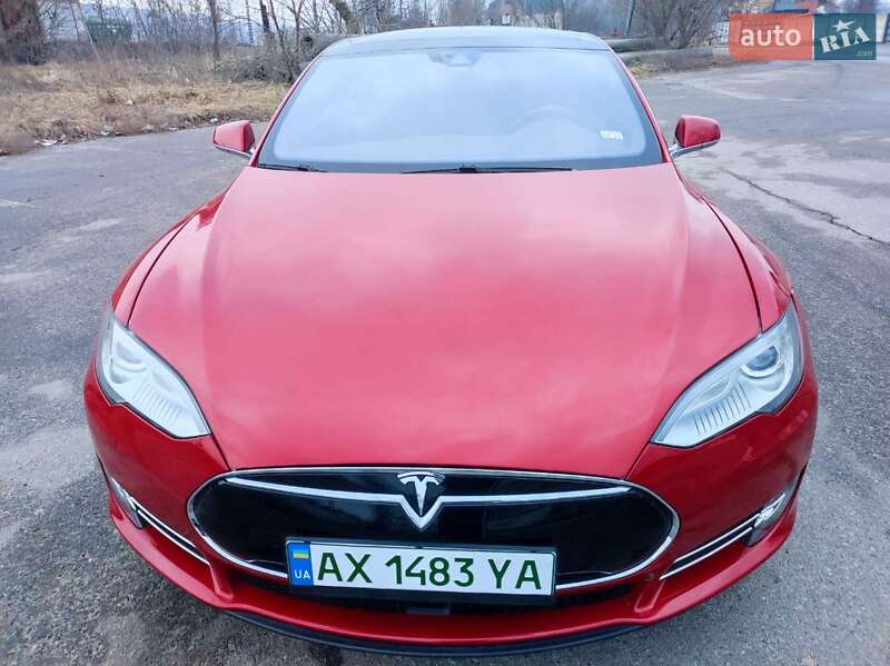 Лифтбек Tesla Model S 2015 в Харькове