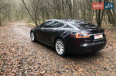 Лифтбек Tesla Model S 2016 в Житомире