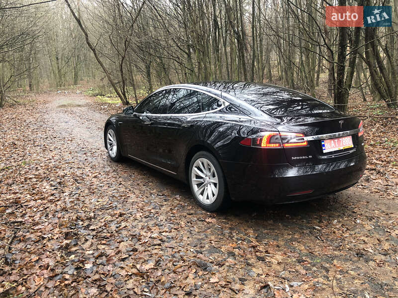 Лифтбек Tesla Model S 2016 в Житомире фото 9 Лифтбек Tesla Model S 2016 в Житомире