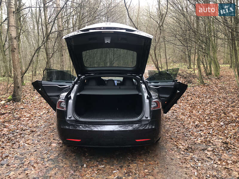 Лифтбек Tesla Model S 2016 в Житомире фото 13 Лифтбек Tesla Model S 2016 в Житомире