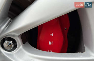 Лифтбек Tesla Model S 2015 в Тернополе фото 10 Лифтбек Tesla Model S 2015 в Тернополе