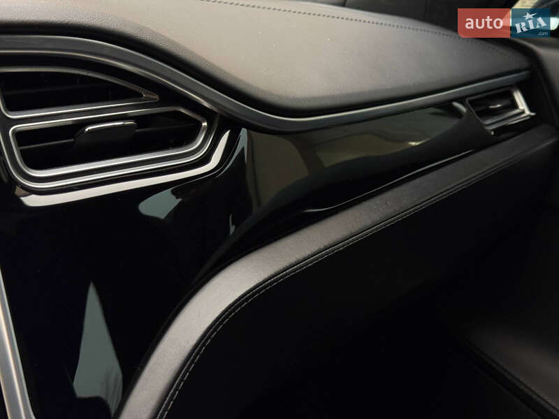 Лифтбек Tesla Model S 2015 в Тернополе фото 22 Лифтбек Tesla Model S 2015 в Тернополе