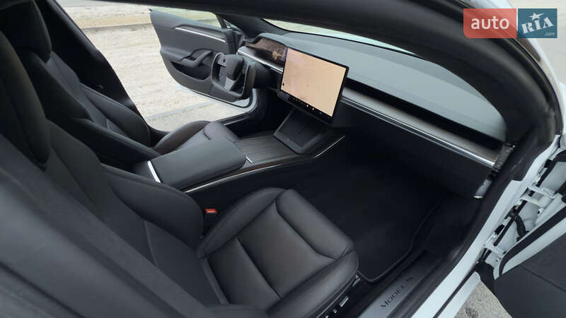 Лифтбек Tesla Model S 2021 в Днепре