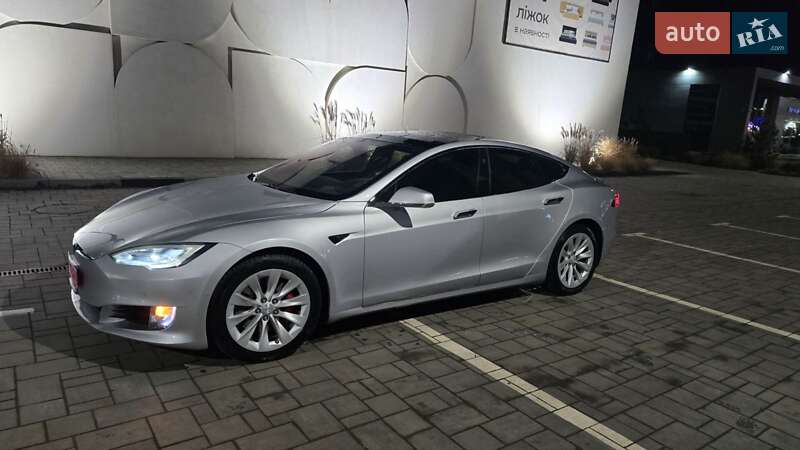 Лифтбек Tesla Model S 2017 в Луцке фото 2 Лифтбек Tesla Model S 2017 в Луцке
