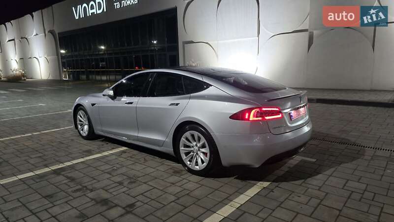 Лифтбек Tesla Model S 2017 в Луцке фото 11 Лифтбек Tesla Model S 2017 в Луцке
