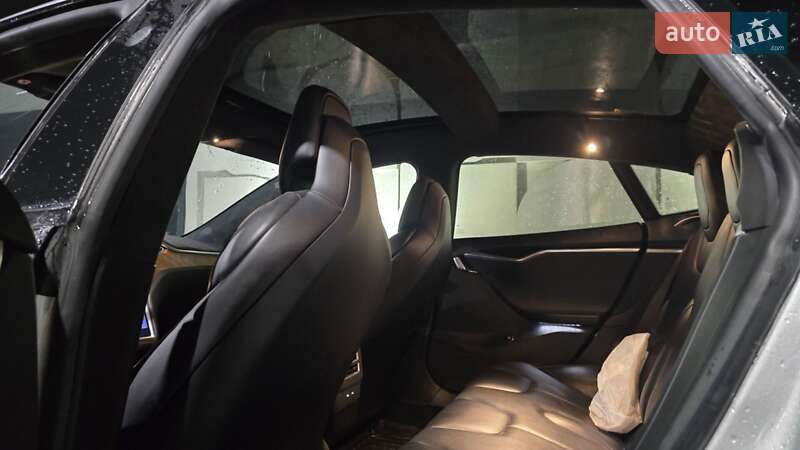 Лифтбек Tesla Model S 2017 в Луцке фото 22 Лифтбек Tesla Model S 2017 в Луцке
