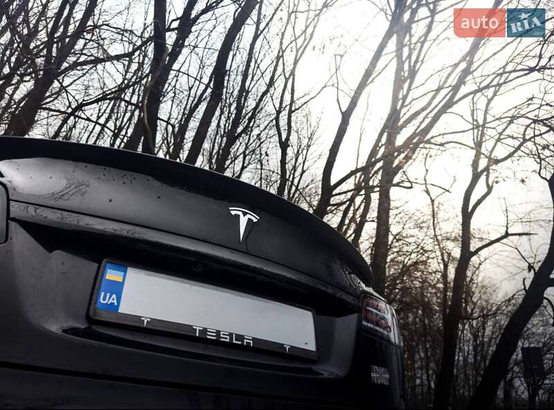 Ліфтбек Tesla Model S 2022 в Тернополі