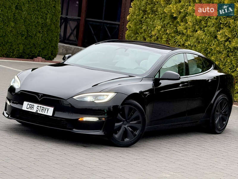 Ліфтбек Tesla Model S 2023 в Стрию
