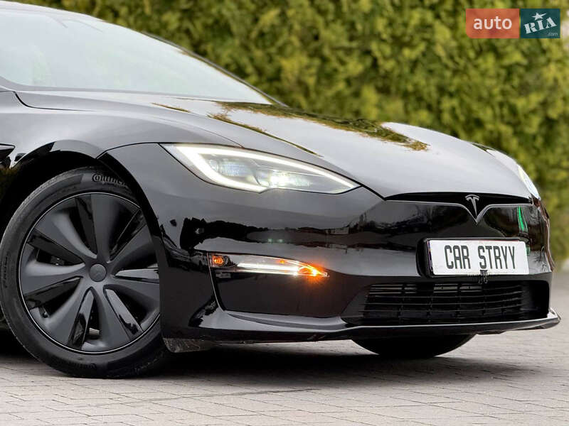 Ліфтбек Tesla Model S 2023 в Стрию