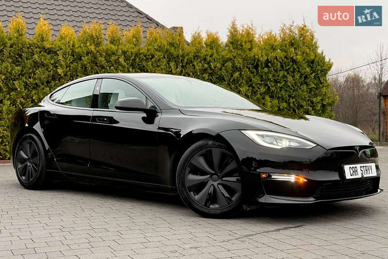 Ліфтбек Tesla Model S 2023 в Стрию
