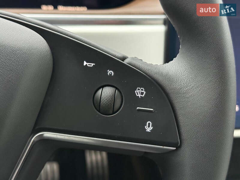 Ліфтбек Tesla Model S 2023 в Стрию