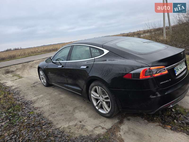 Ліфтбек Tesla Model S 2014 в Дубровиці фото 4 Ліфтбек Tesla Model S 2014 в Дубровиці