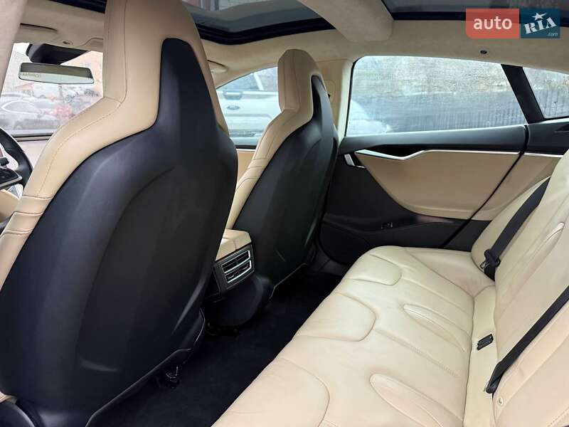 Лифтбек Tesla Model S 2016 в Луцке фото 13 Лифтбек Tesla Model S 2016 в Луцке