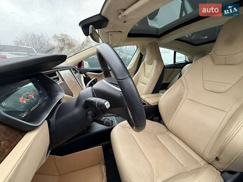 Лифтбек Tesla Model S 2016 в Луцке фото 18 Лифтбек Tesla Model S 2016 в Луцке