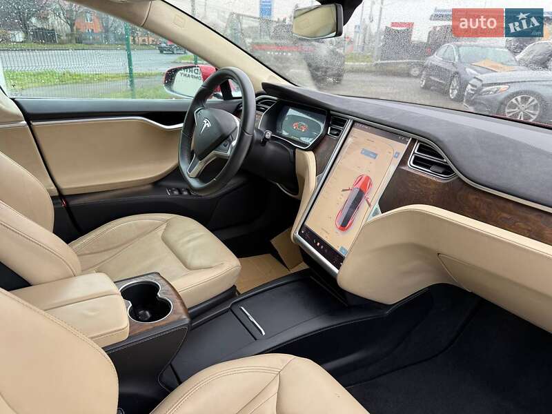 Лифтбек Tesla Model S 2016 в Луцке фото 23 Лифтбек Tesla Model S 2016 в Луцке