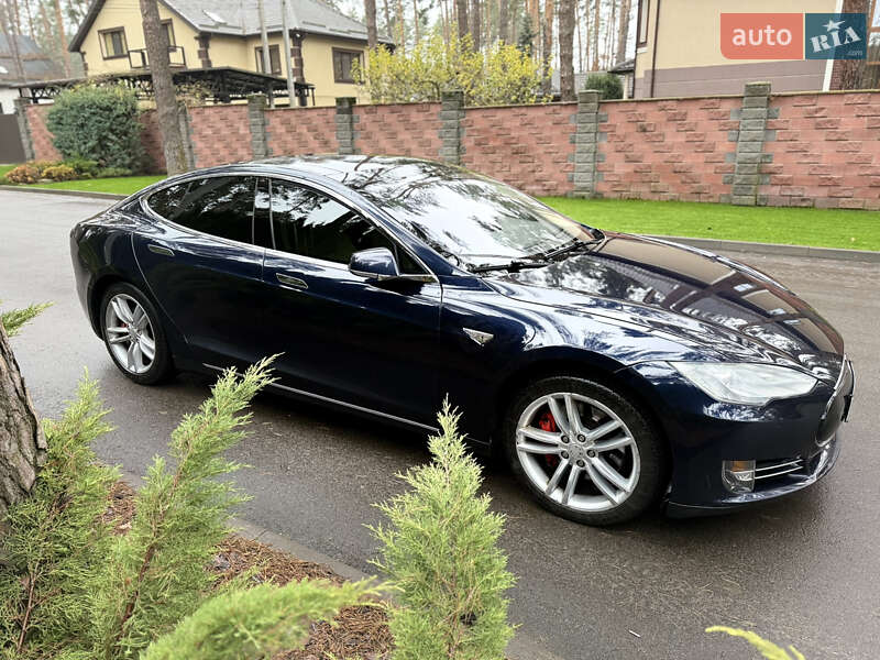 Лифтбек Tesla Model S 2013 в Киеве фото 5 Лифтбек Tesla Model S 2013 в Киеве