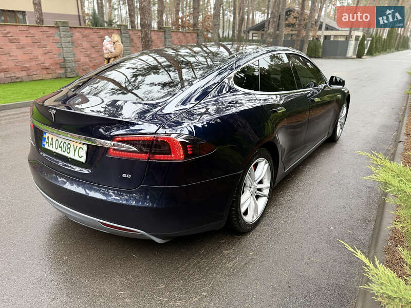 Лифтбек Tesla Model S 2013 в Киеве фото 6 Лифтбек Tesla Model S 2013 в Киеве