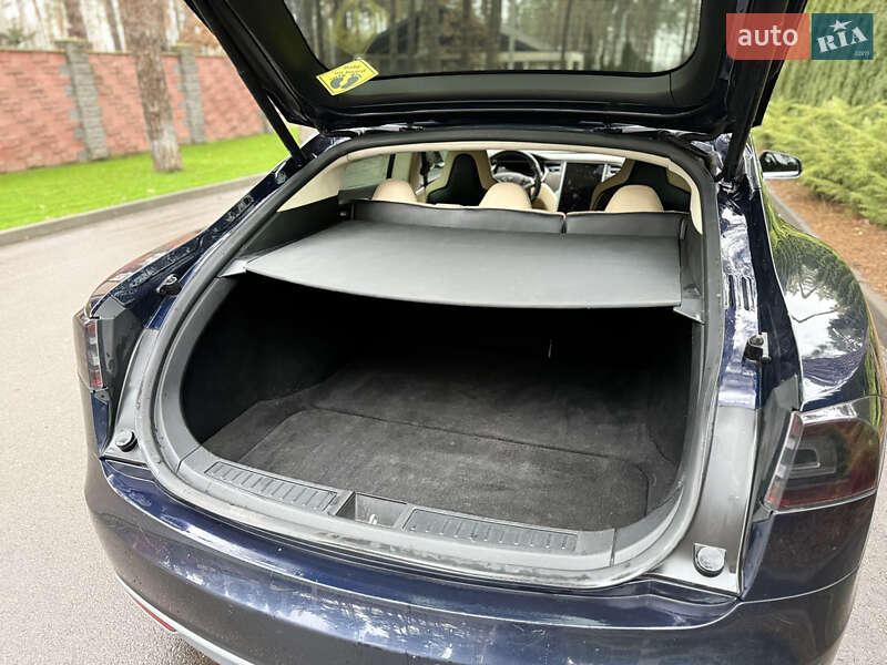 Лифтбек Tesla Model S 2013 в Киеве фото 18 Лифтбек Tesla Model S 2013 в Киеве