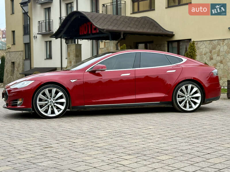 Лифтбек Tesla Model S 2014 в Тернополе