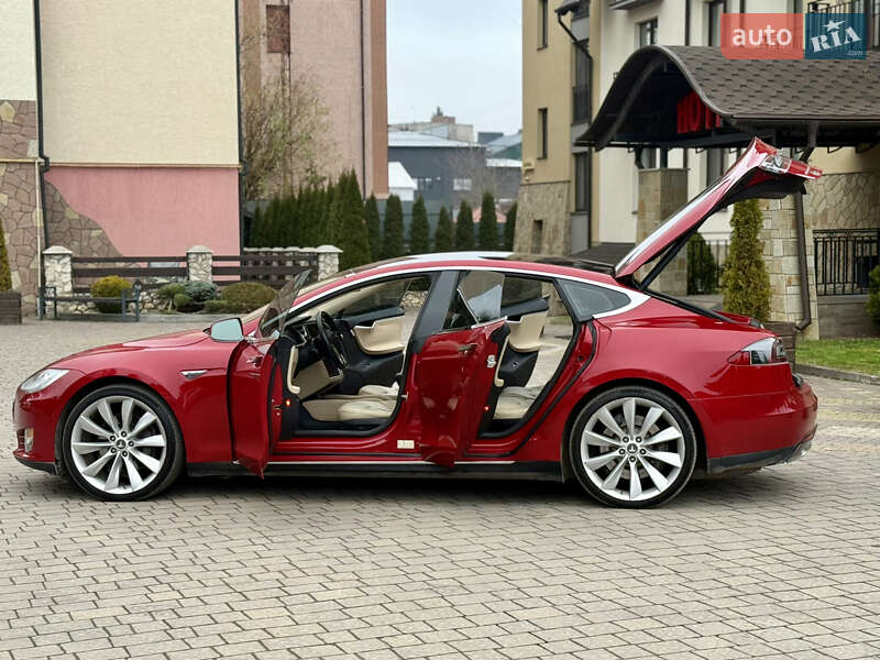 Лифтбек Tesla Model S 2014 в Тернополе