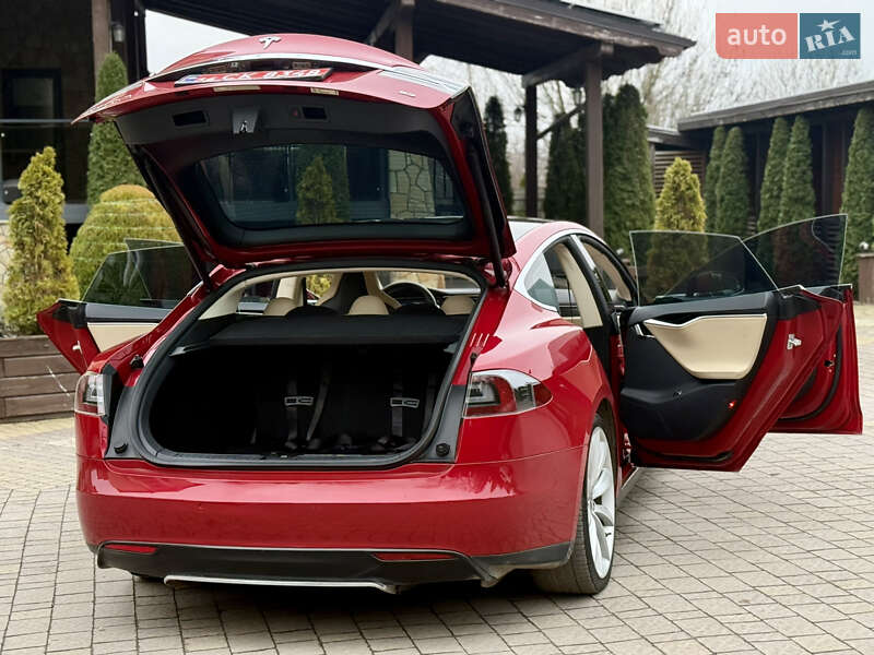 Лифтбек Tesla Model S 2014 в Тернополе