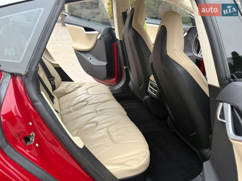 Лифтбек Tesla Model S 2014 в Тернополе