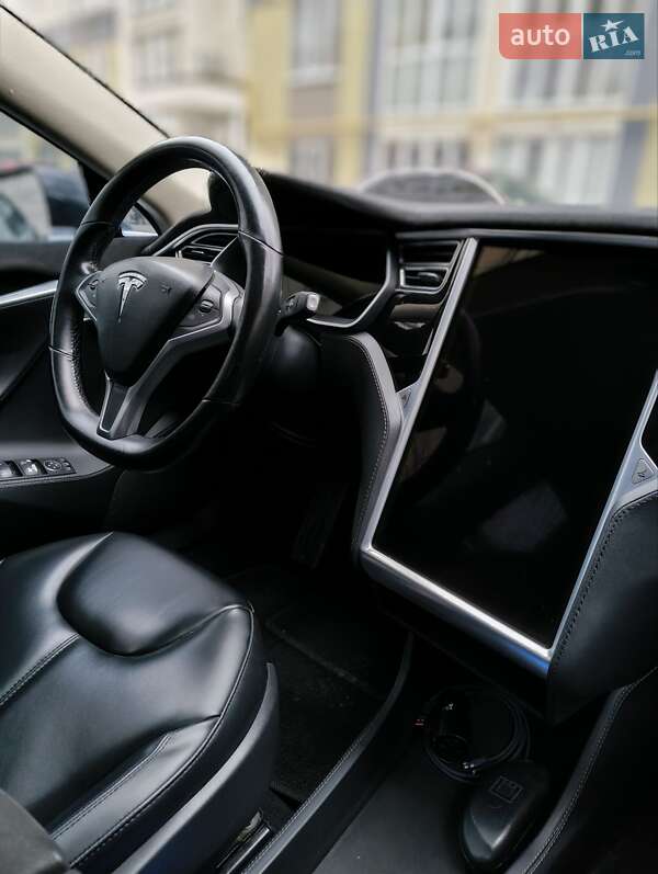 Лифтбек Tesla Model S 2014 в Киеве