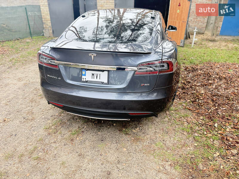 Лифтбек Tesla Model S 2014 в Киеве фото 20 Лифтбек Tesla Model S 2014 в Киеве