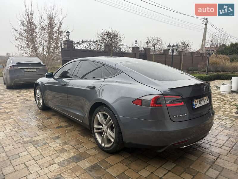 Лифтбек Tesla Model S 2013 в Киеве