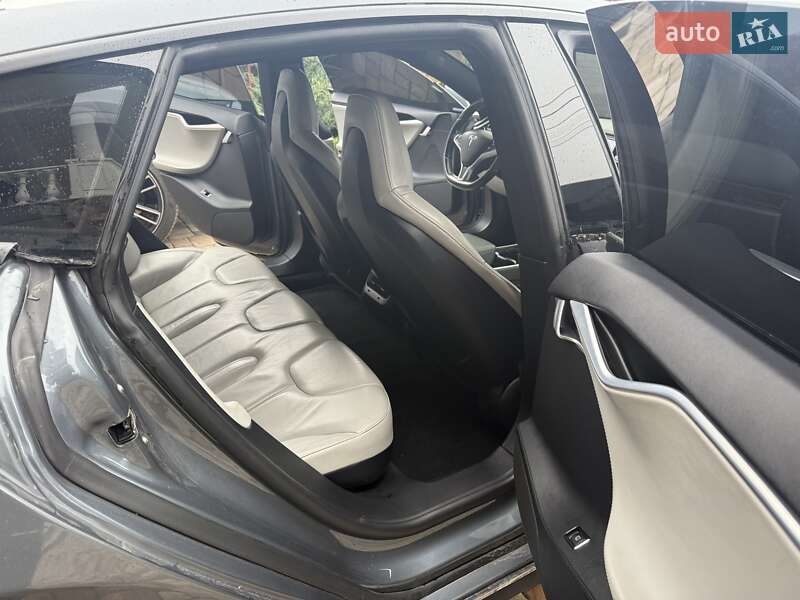 Лифтбек Tesla Model S 2013 в Киеве