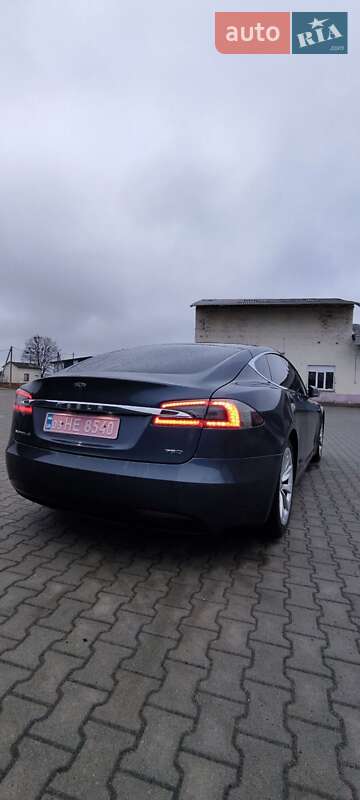Лифтбек Tesla Model S 2016 в Сарнах