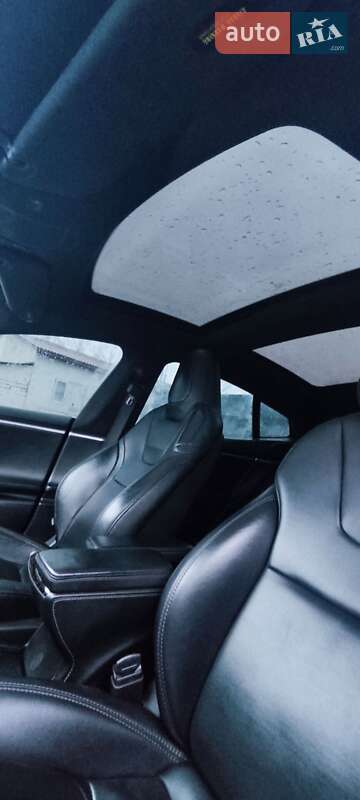 Лифтбек Tesla Model S 2016 в Сарнах