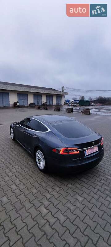 Лифтбек Tesla Model S 2016 в Сарнах